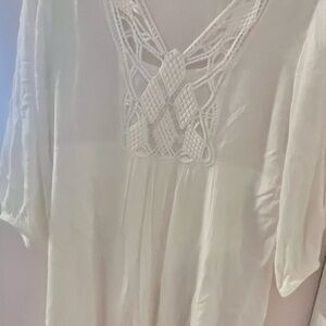 NAIF Dress
• lace accents
• boho
• cottagecore